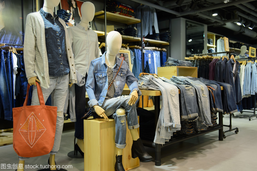 城市廣場(chǎng)購(gòu)物中心室內(nèi)